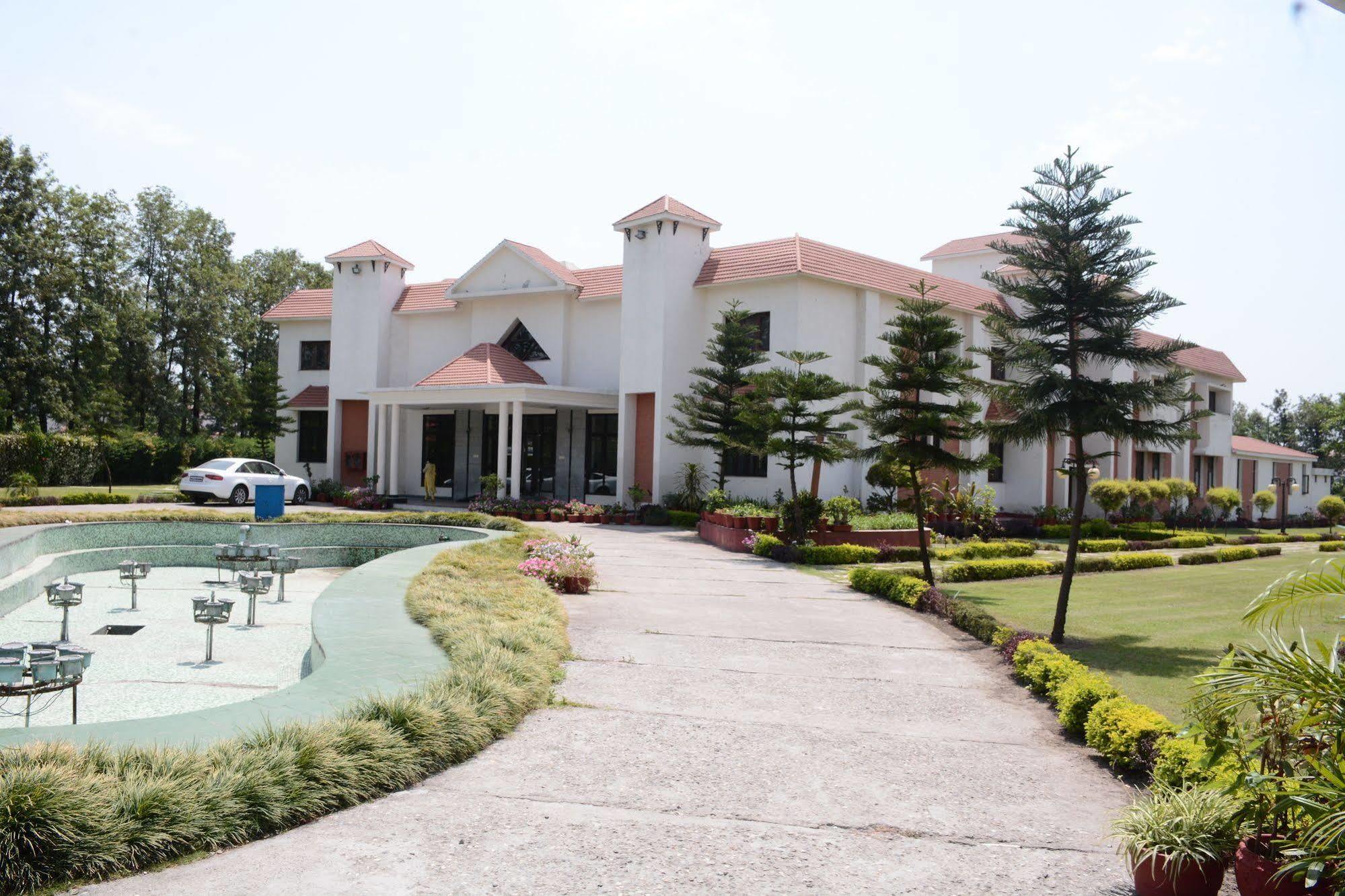 Отель Naturoville Ayurvedic And Yoga Retreat Ришикеш Экстерьер фото