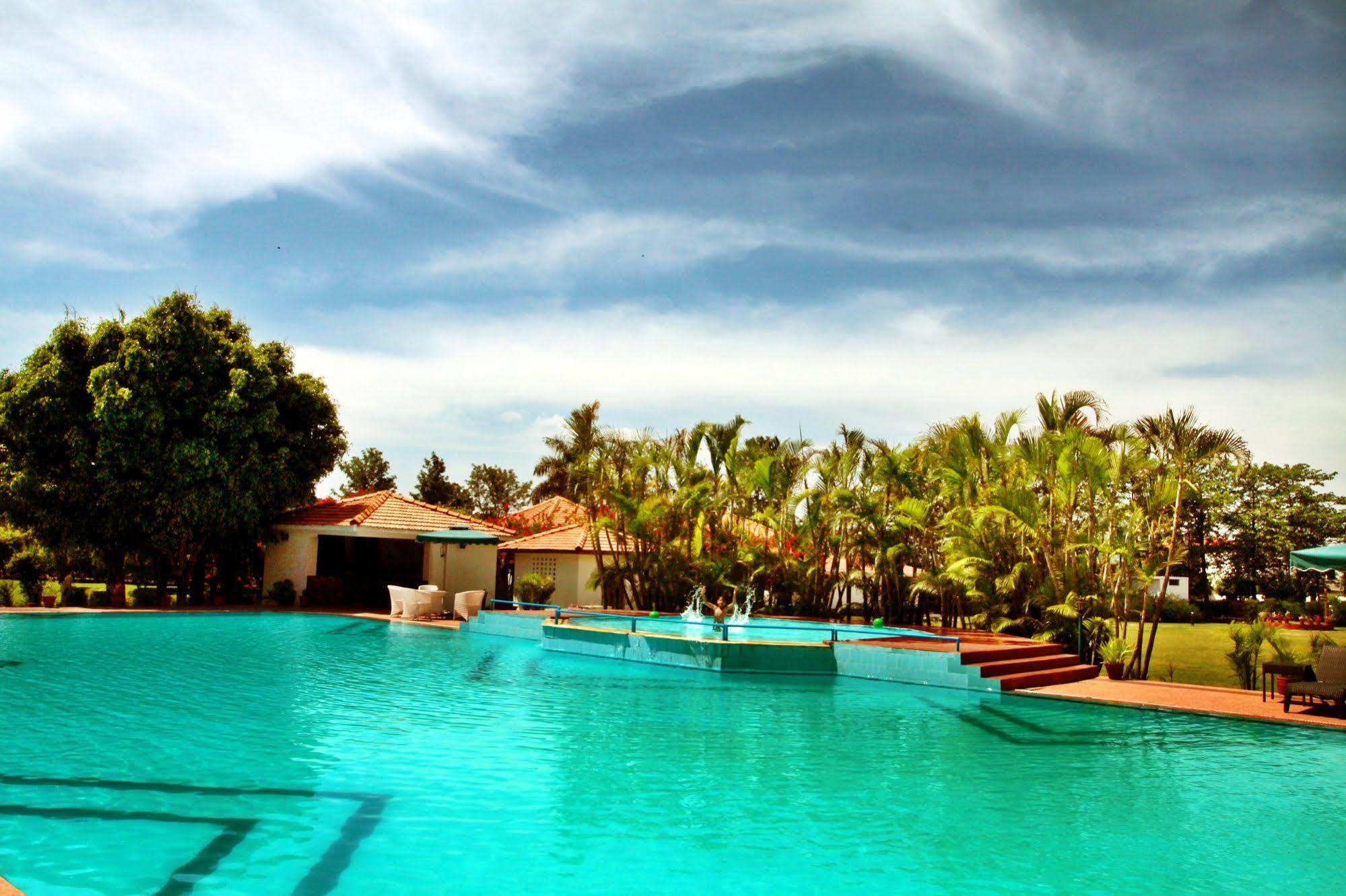 Отель Naturoville Ayurvedic And Yoga Retreat Ришикеш Экстерьер фото