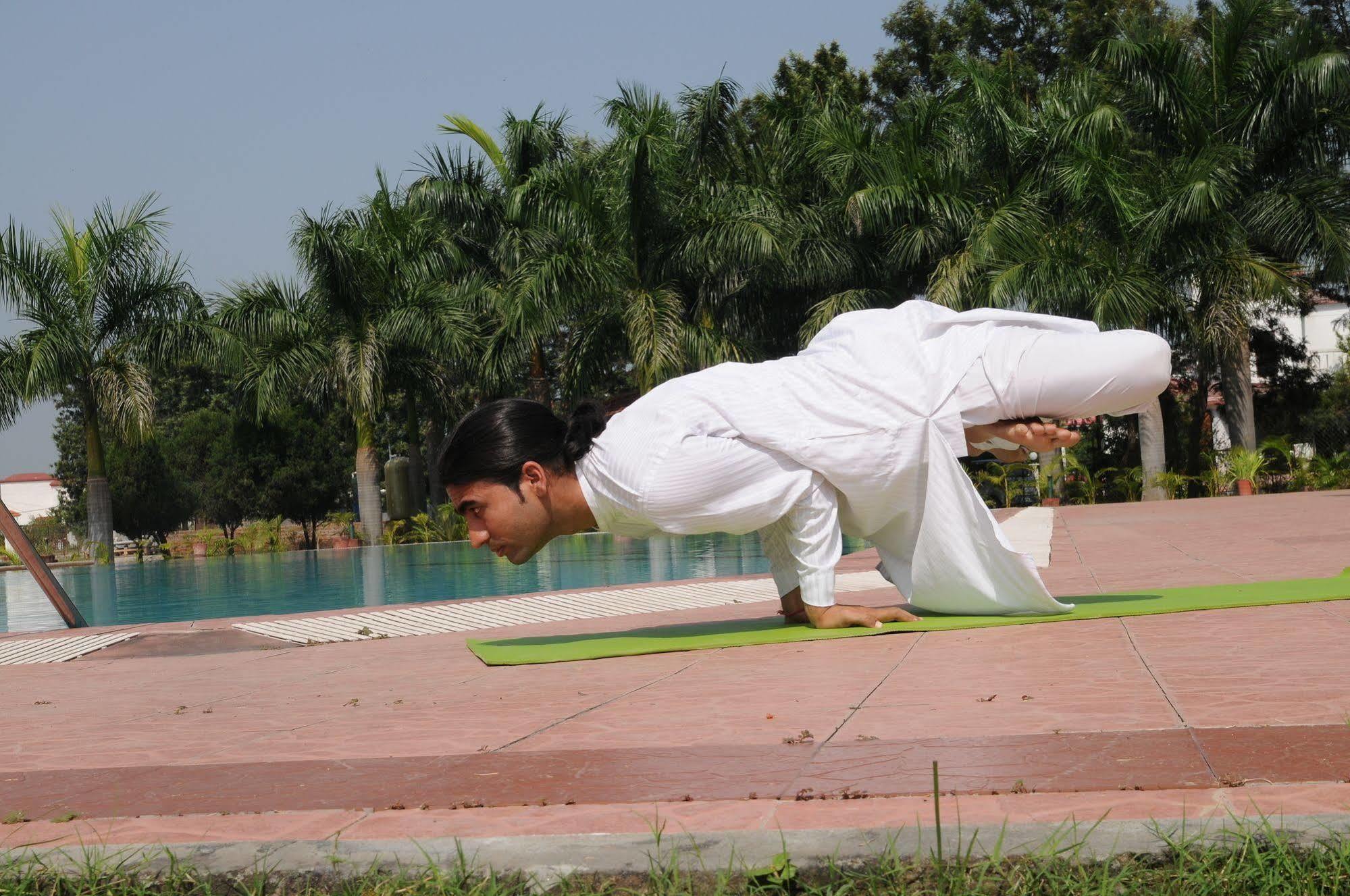Отель Naturoville Ayurvedic And Yoga Retreat Ришикеш Экстерьер фото