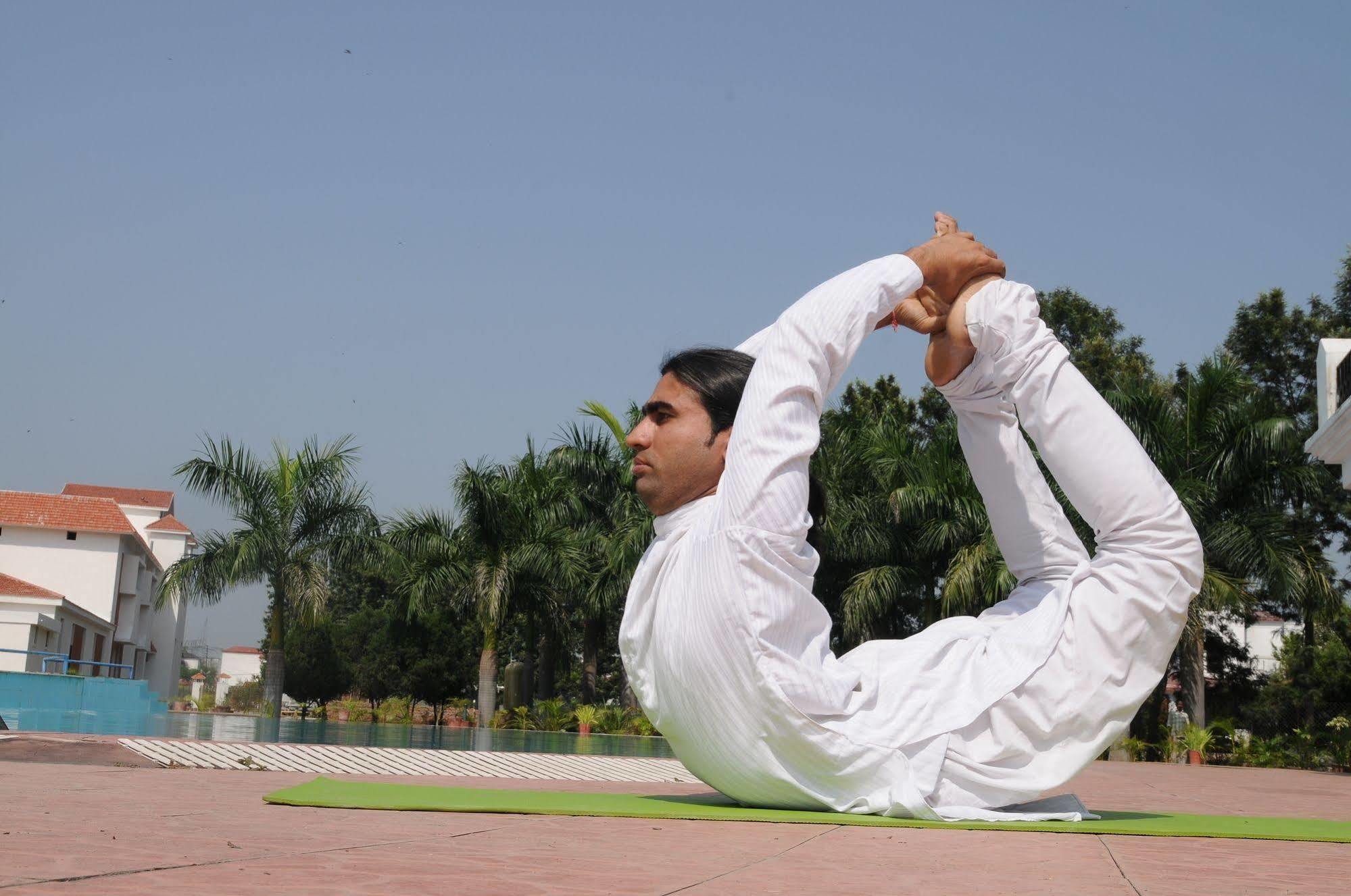 Отель Naturoville Ayurvedic And Yoga Retreat Ришикеш Экстерьер фото